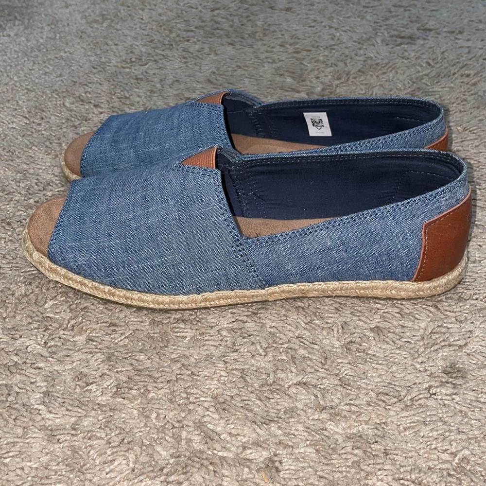 Toms Size 8 - Picture 2 of 5